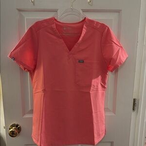 Figs women's Neon Pink Catarina- One-Pocket Scrub Top - S . Smoke free home